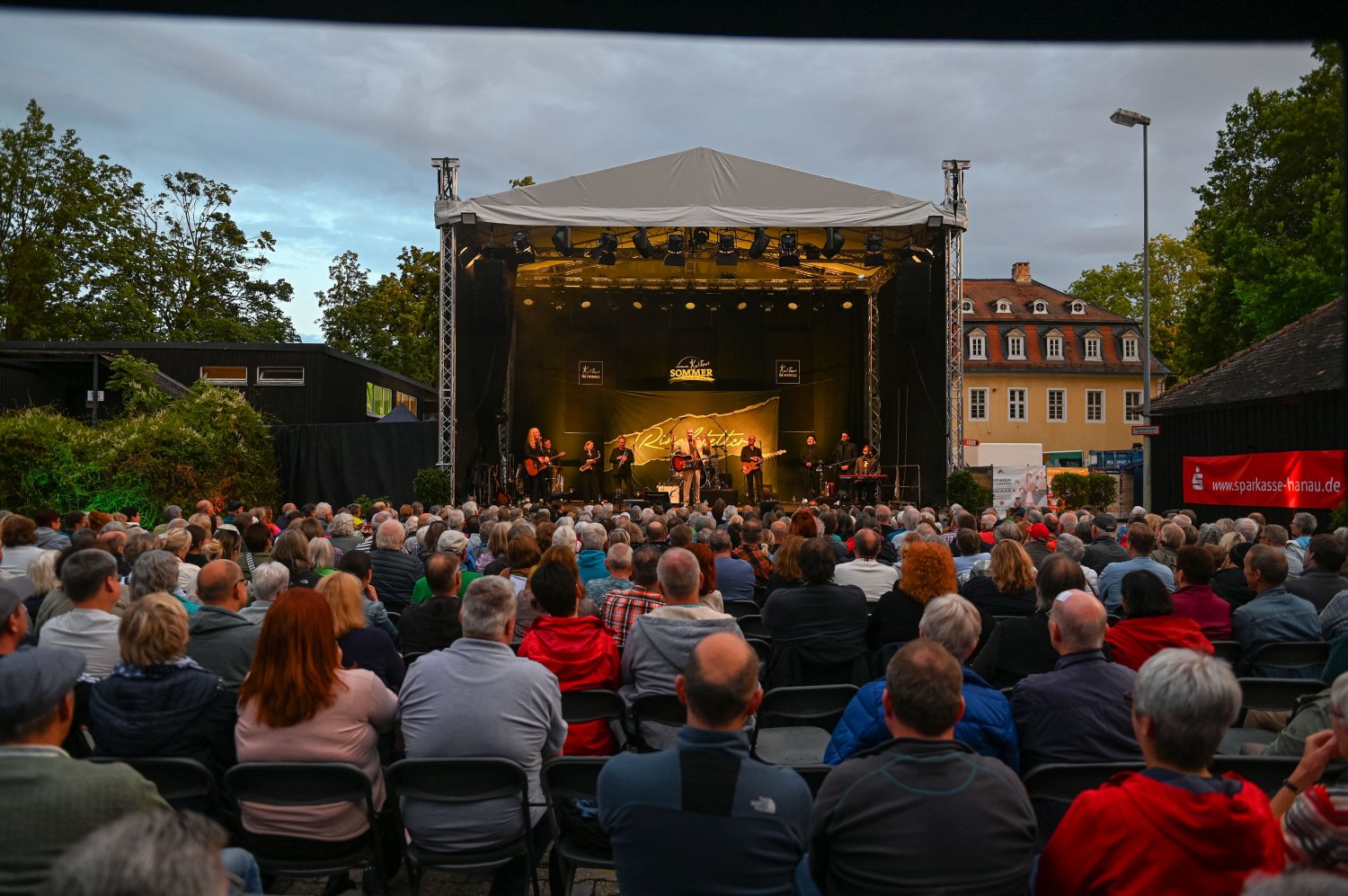 Musik, Literatur, Theater und mehr in einem einzigartigen Ambiente unter freiem Himmel zu erleben, zeichnet den Hanauer Kultoursommer aus.