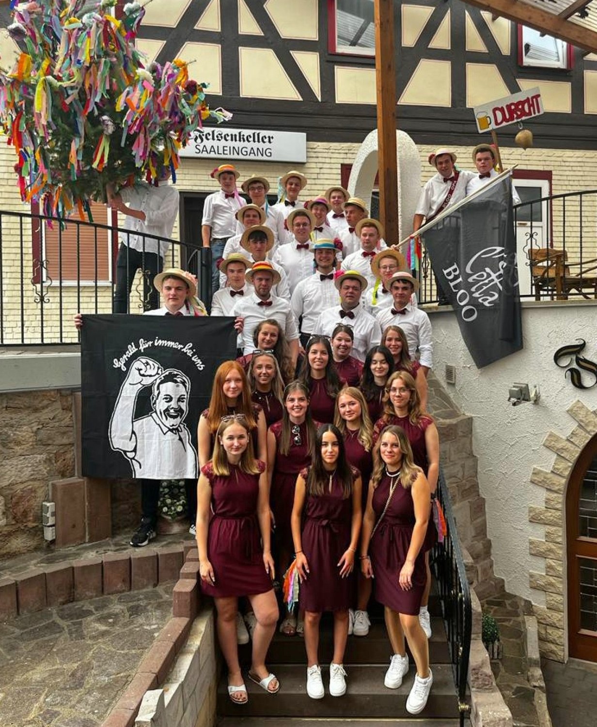 Am vergangenen Wochenende stieg am Sportplatz in Oberzell die traditionelle Kirmes. Veranstaltet wurde sie wieder vom TSV Oberzell und dem Jugendclub Oberzell. 