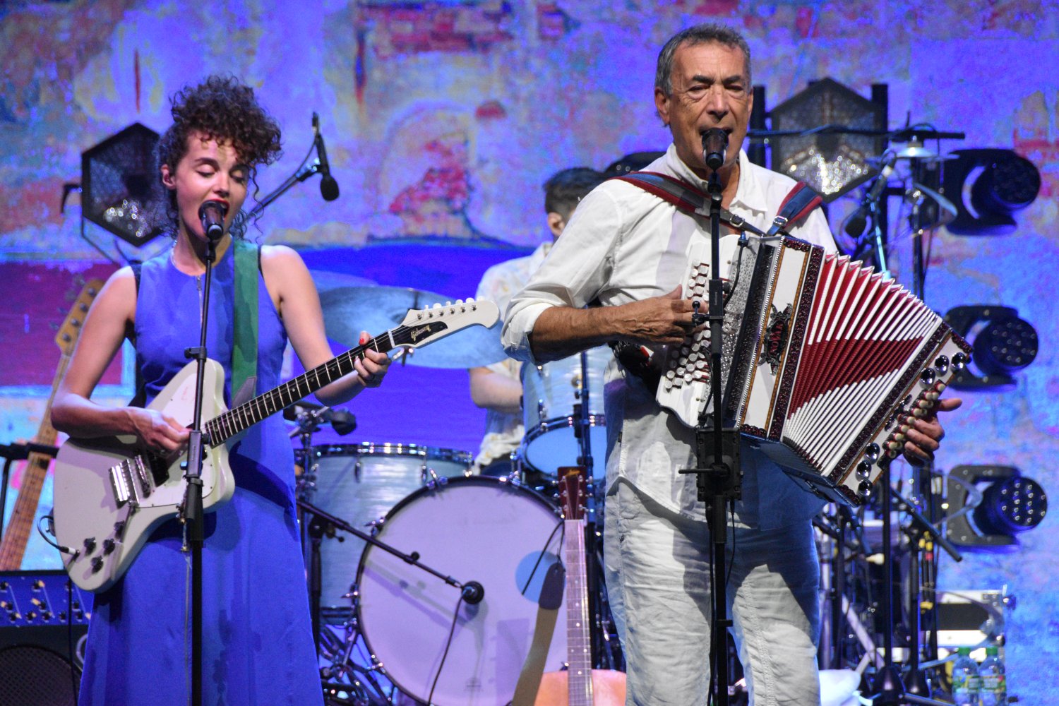 Feinster Alpenrock in Hanau mit Hubert von Goisern