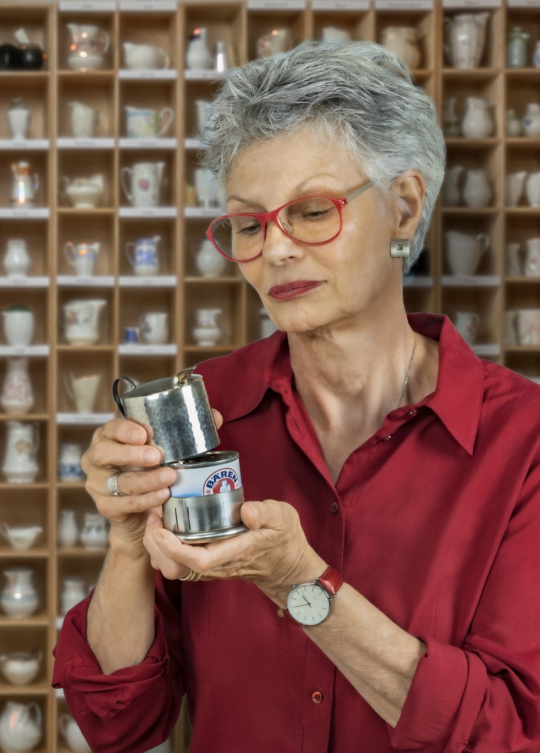 Nirava Silvia Becker hat schon in den 70er Jahren damit begonnen, Milchkännchen zu sammeln.