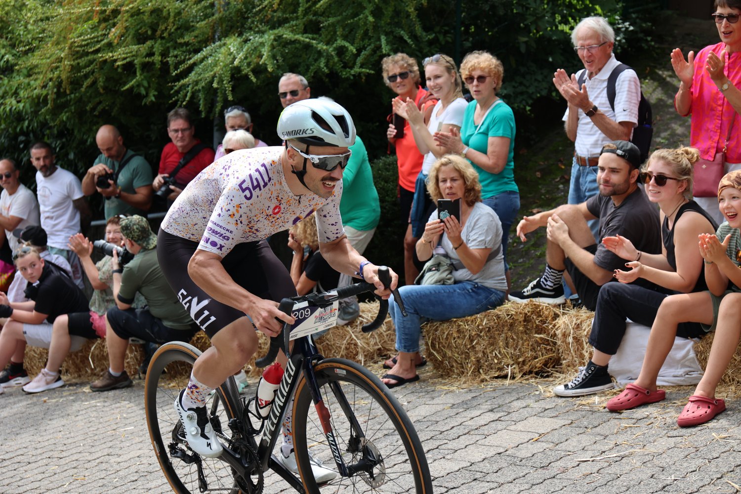Extremsport-Event begeistert: Rund 300 Fahrer bei der Red Bull Hill Chasers.