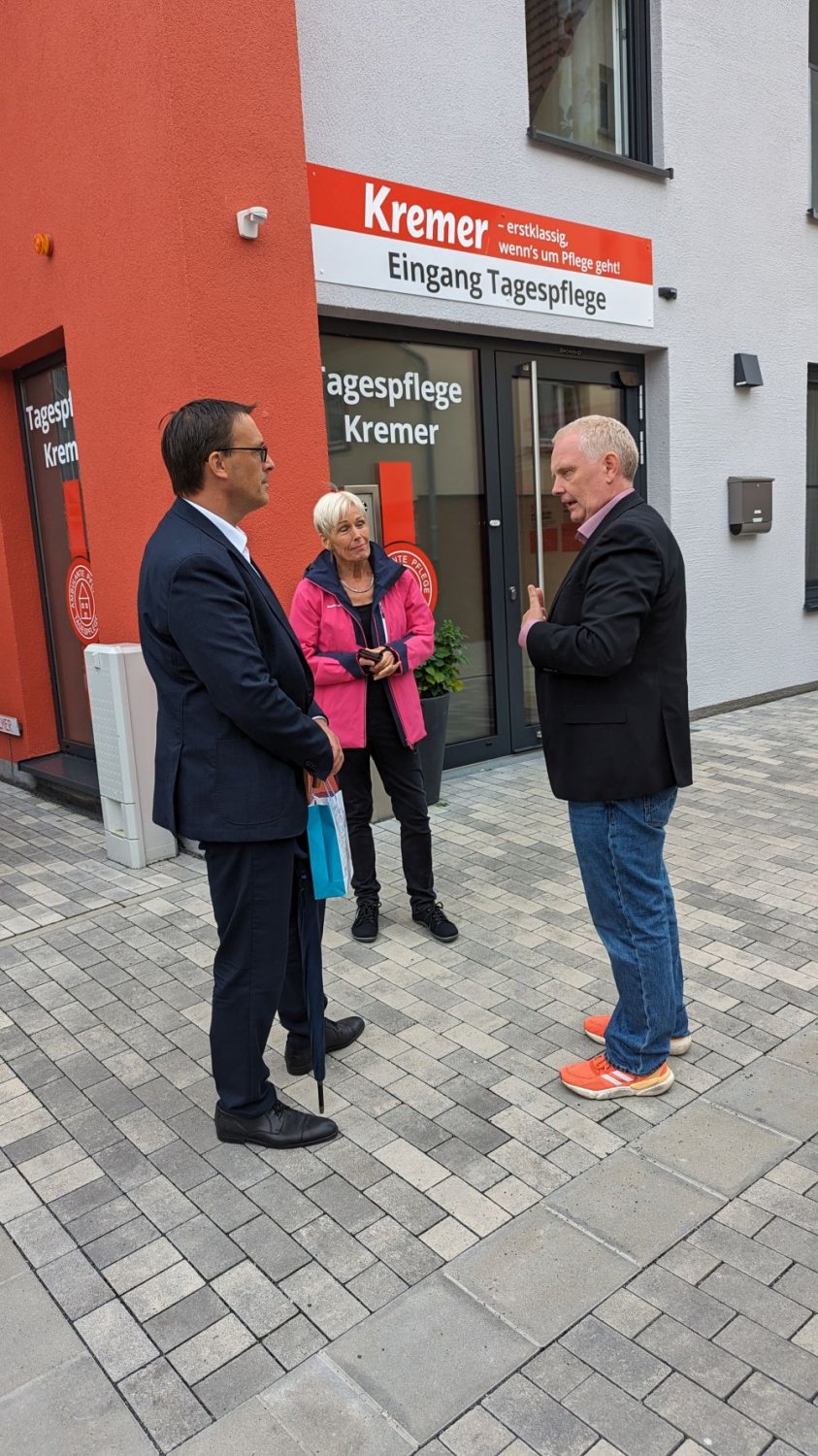 SPD-Landtagskandidat Rainer Schreiber besuchte zwei Vorzeigeprojekte aus der Region zusammen mit dem Bundestagsabgeordneten und Parlamentarischen Staatssekretär bei der Bundesministerin für Wohnen, Stadtentwicklung und Bauwesen Sören Bartol.