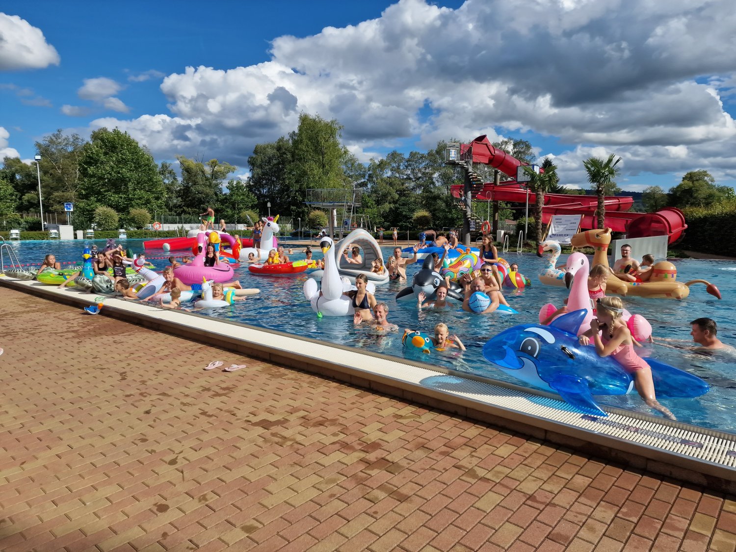 Es war ein ereignisreicher Tag mit Musik, Spiel und Spaß für alle Besucher im Familienbad Wächtersbach.