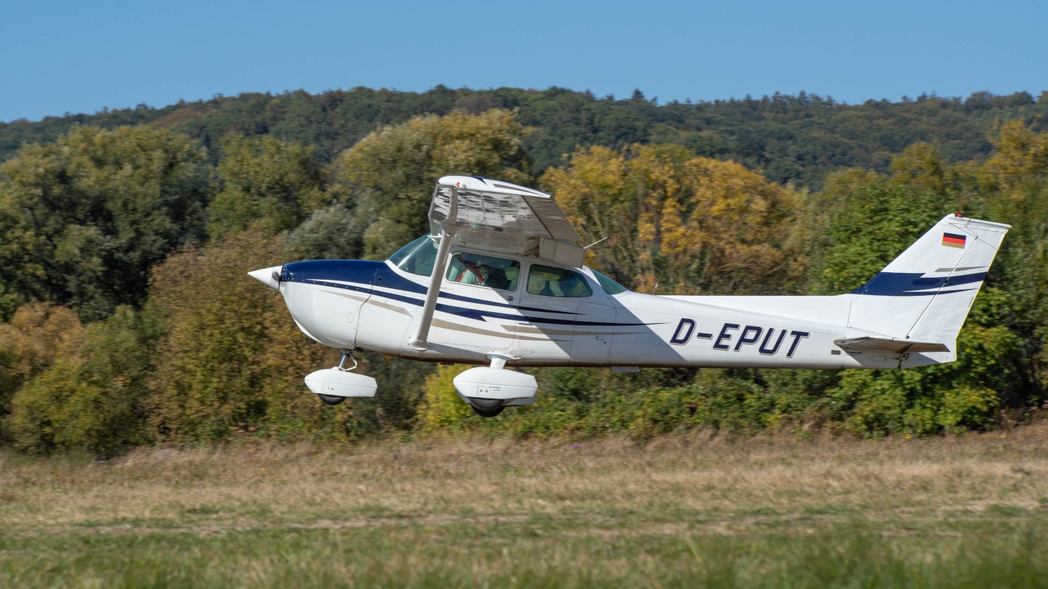 Start zu einem Rundflug über Gelnhausen mit der „EPUT“.