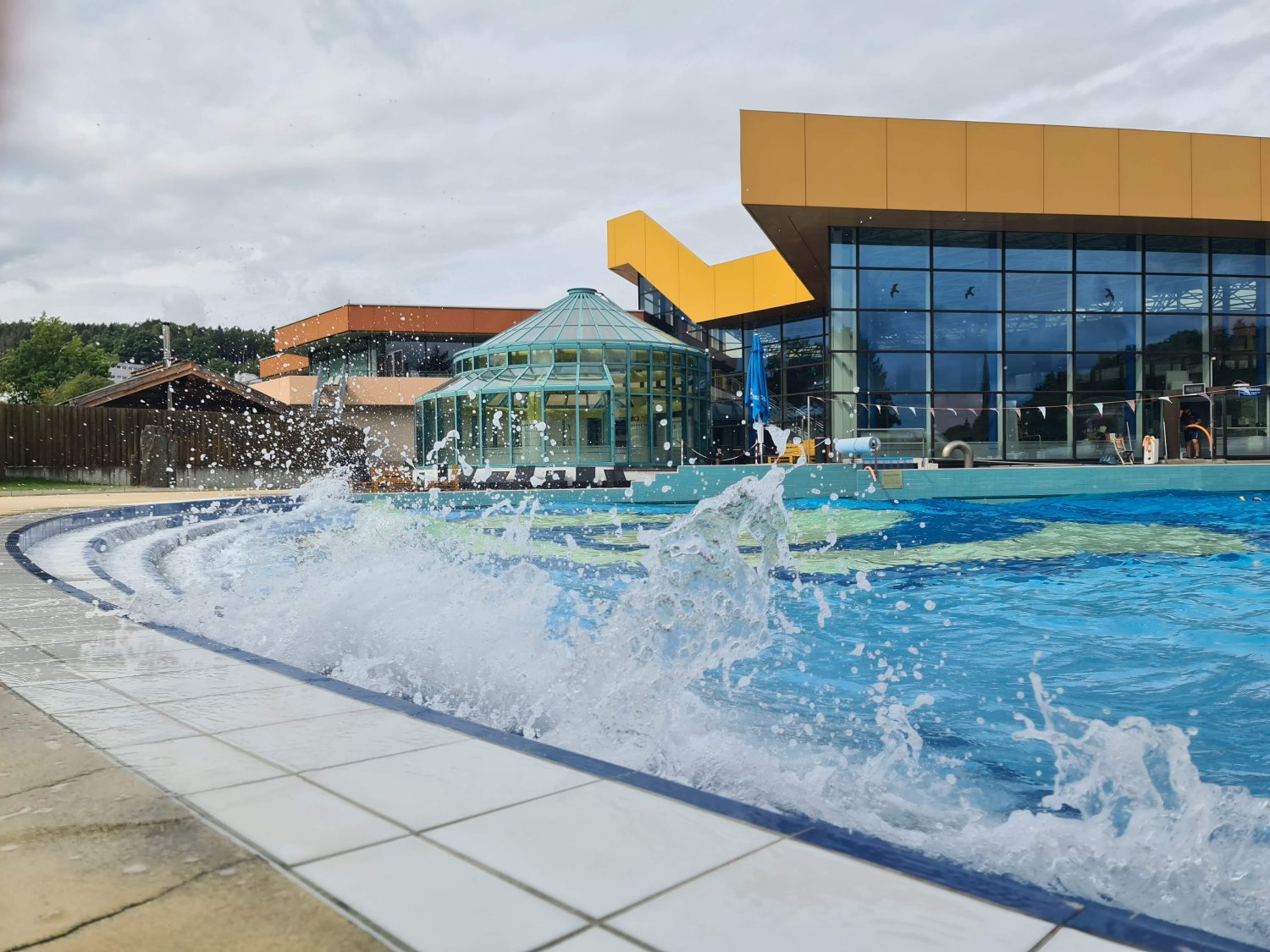 Das Wellen-Freibad der Spessart Therme Bad Soden-Salmünster