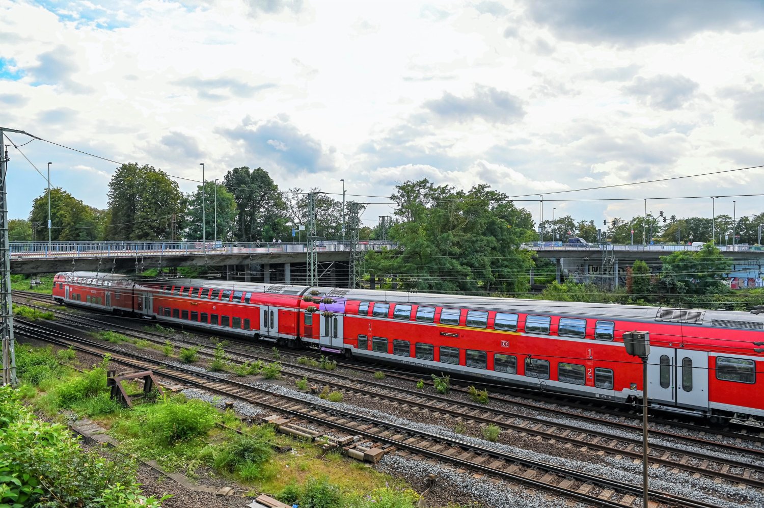 Am 4. Oktober beginnen die vorbereitenden Bauarbeiten entlang der Hanauer Hauptbahnhofbrücke.