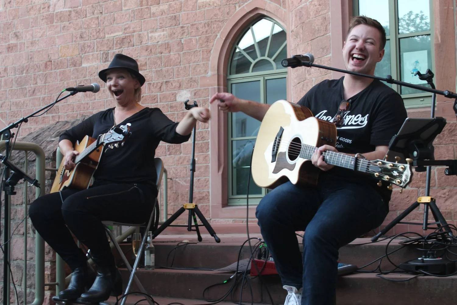 In toller Atmosphäre werden die Musikerinnen und Musiker um das Musikerkollektiv Shake am 10. November die Gäste mit einem einzigartigen Unplugged-Konzert begeistern.