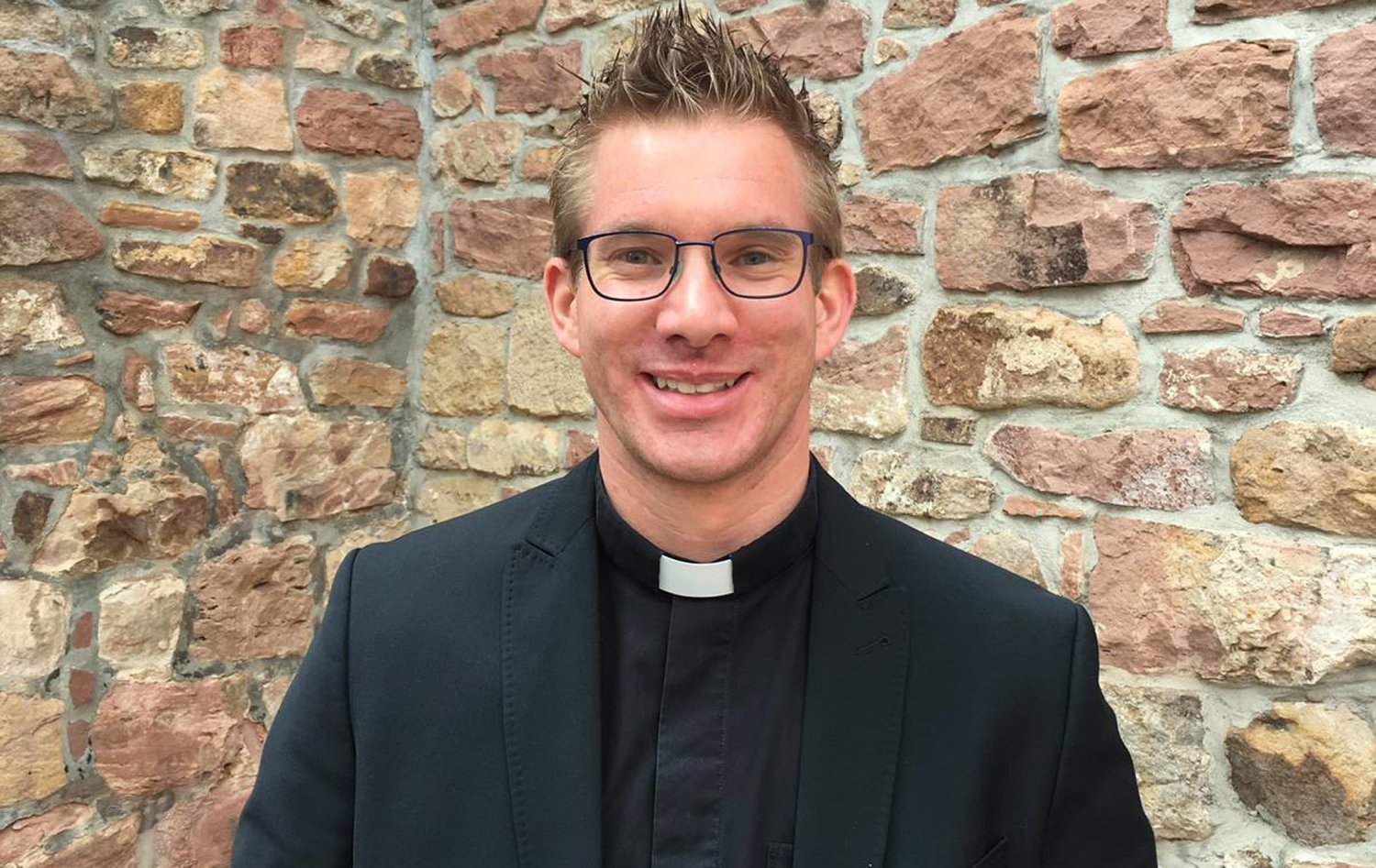 Am 12. November zelebriert Pfarrer Michael Sippel in der Pfarrei St. Peter und Paul eine Heilige Messe, die bundesweit live von Radio Horeb übertragen wird.