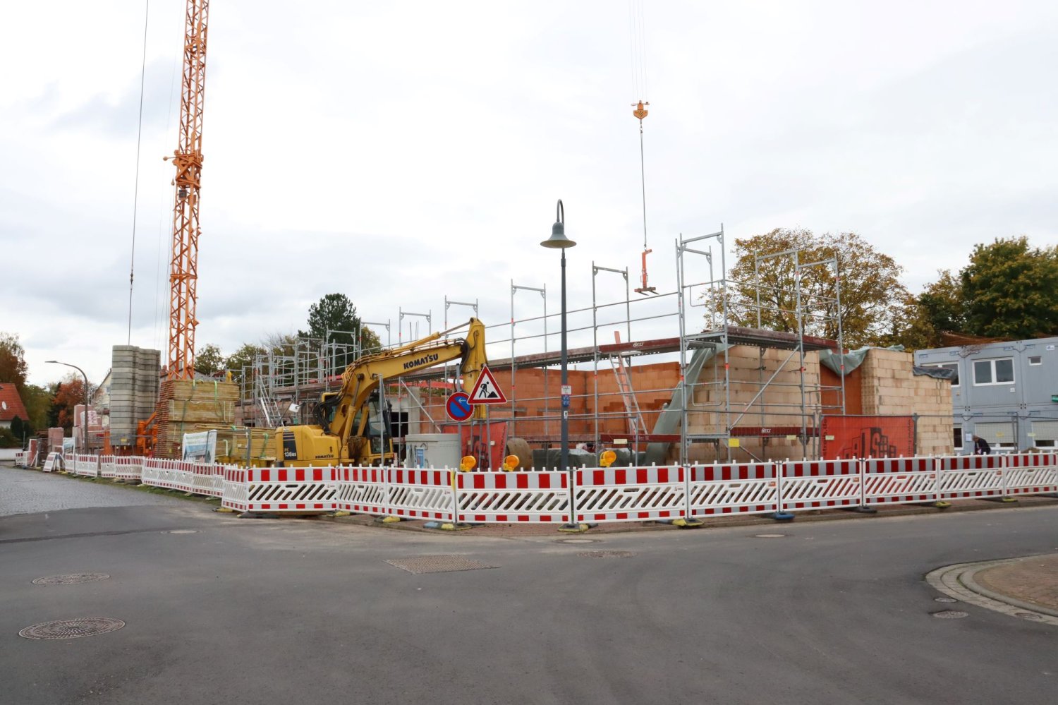 In der Fröbelstraße entsteht das neue Familienzentrum mit Jugendzentrum und Kindergarten.