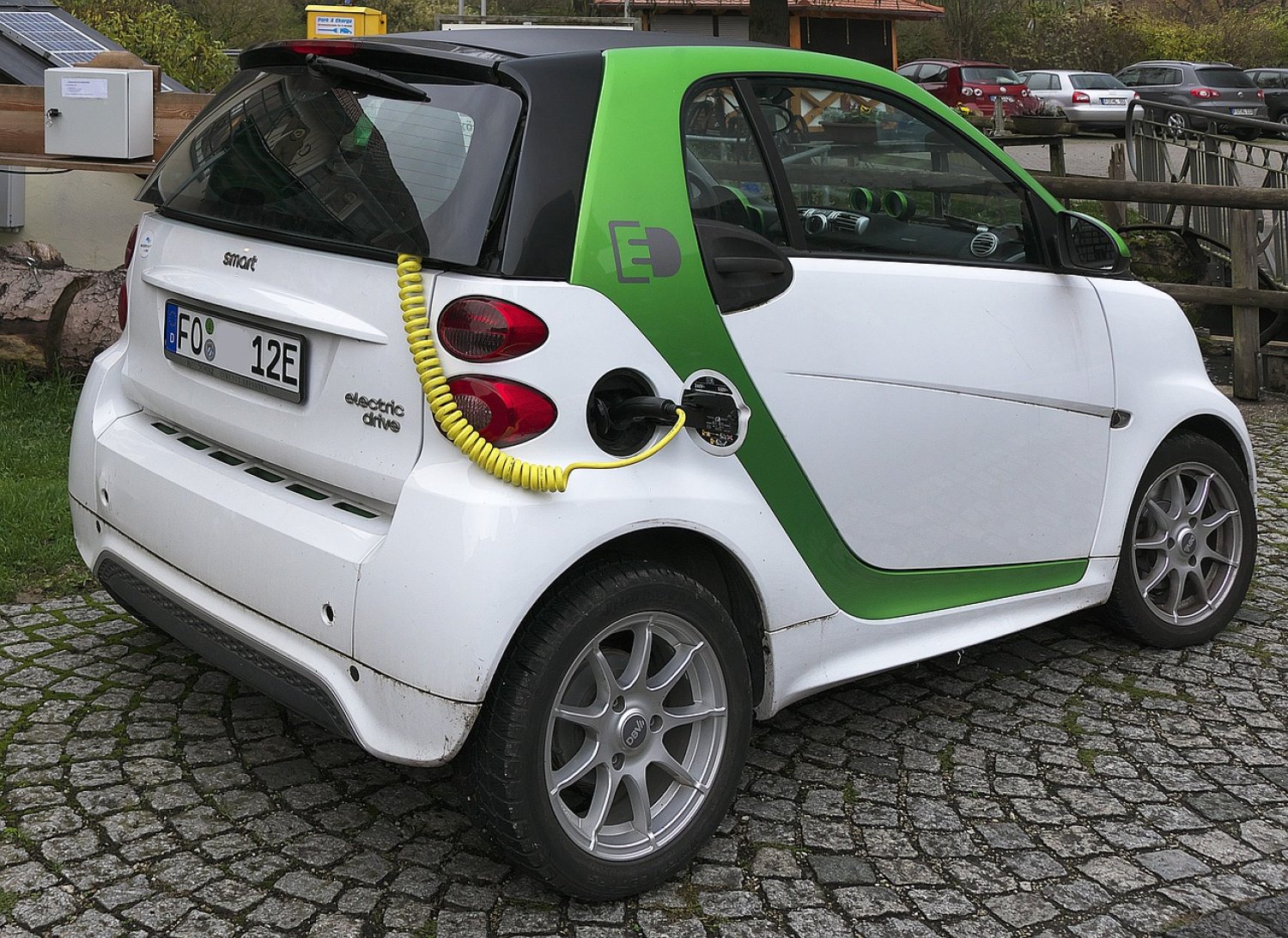 Beim E-Auto Gebrauchtwagenmarkt gibt es viele Dinge zu beachten.
