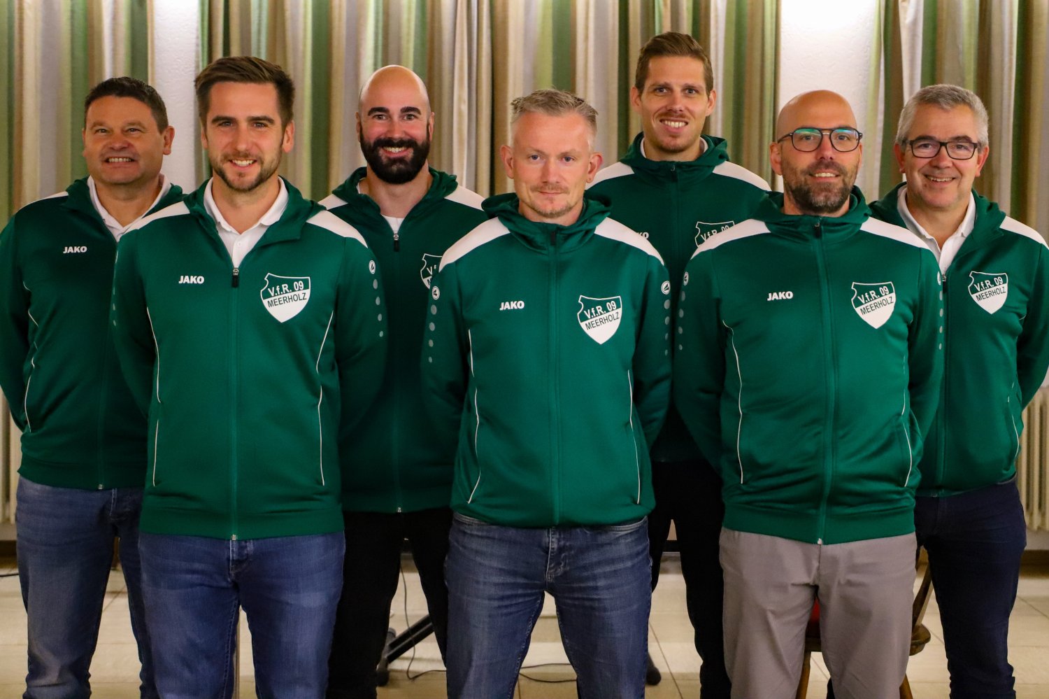 Das neugewählte Vorstandsteam des VfR 09 Meerholz. Von links nach rechts: Heiko Jakob, Stefan Horstkamp, David Sattler, Jeremiah Goodridge, Niclas Maraske, Marco Jakob und Marian Lex.