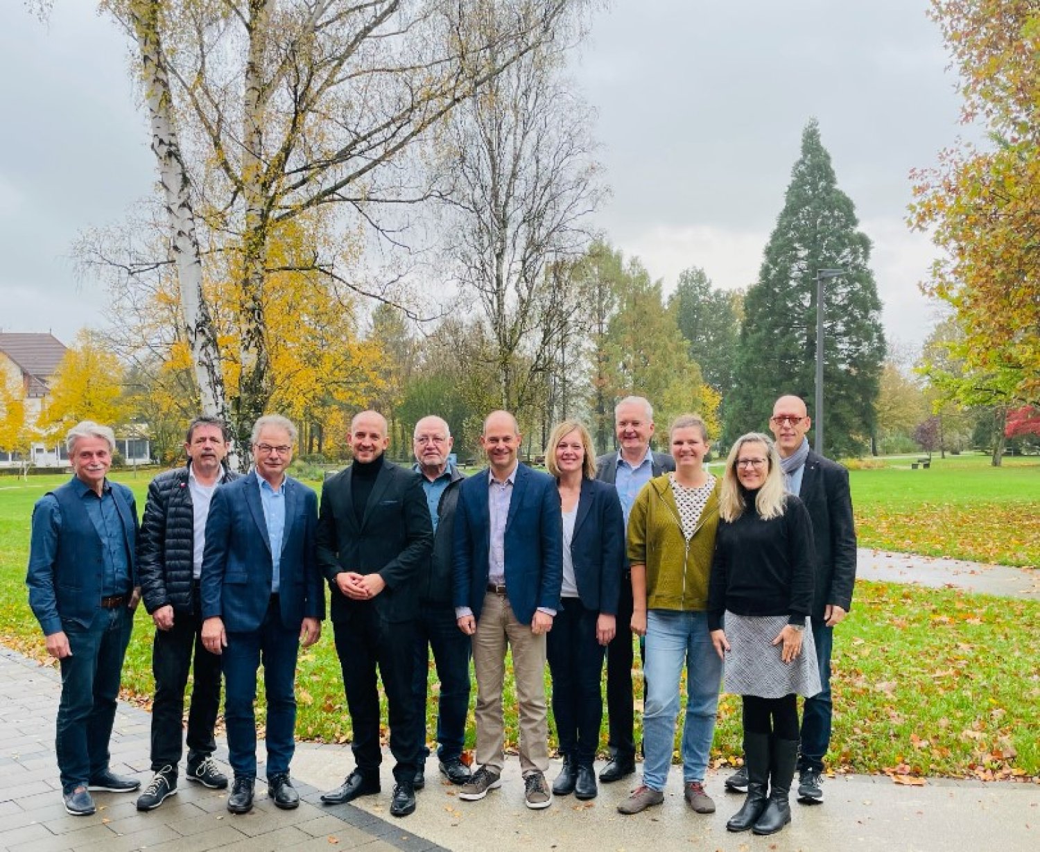 V.l.n.r.: Geschäftsführer Thomas Dickert, Klaus Zeller, Wolfgang Gottlieb, Dominik Brasch, Walter Strauch, Dr. Albrecht Eitz, Katrin Hess, Andreas Weiher, Annika Ludwig, Meike Ross und Andreas Kunz