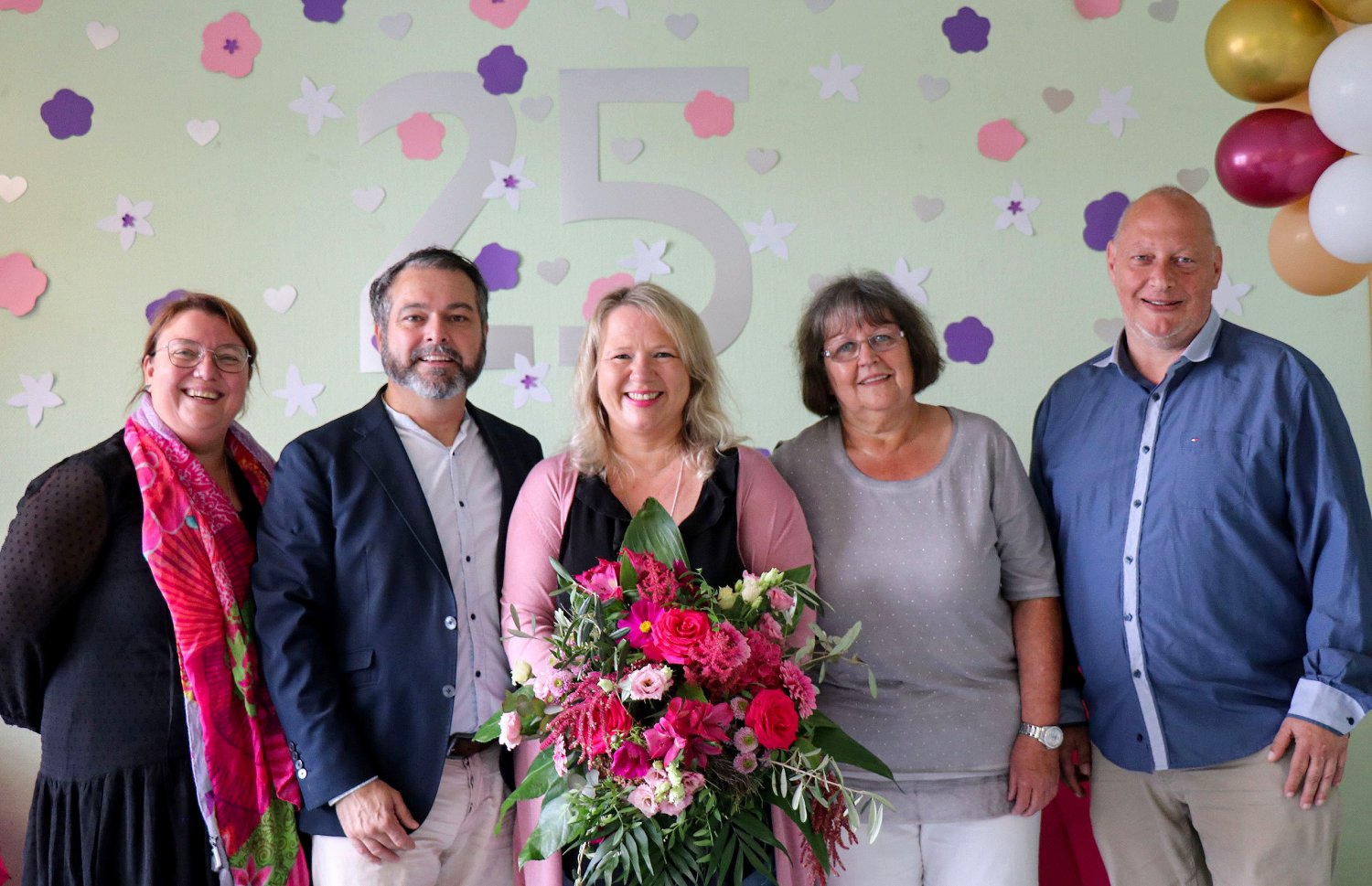 v.l.n.r.: Stephanie Brückner, Bürgermeister Daniel Chr. Glöckner, Susanne Arnold, Marina Köhler-Sandner und Thomas Tischler.
