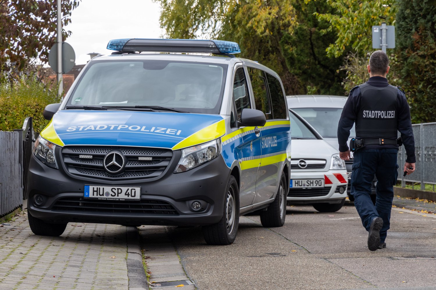 Die Empörung über den brutalen Angriff auf einen 37-jährigen Stadtpolizisten war in den Reihen der Hanauer Christdemokraten bereits nach der Tat groß. Besonders das hinterhältige und niederträchtige Vorgehen sei schockierend gewesen.