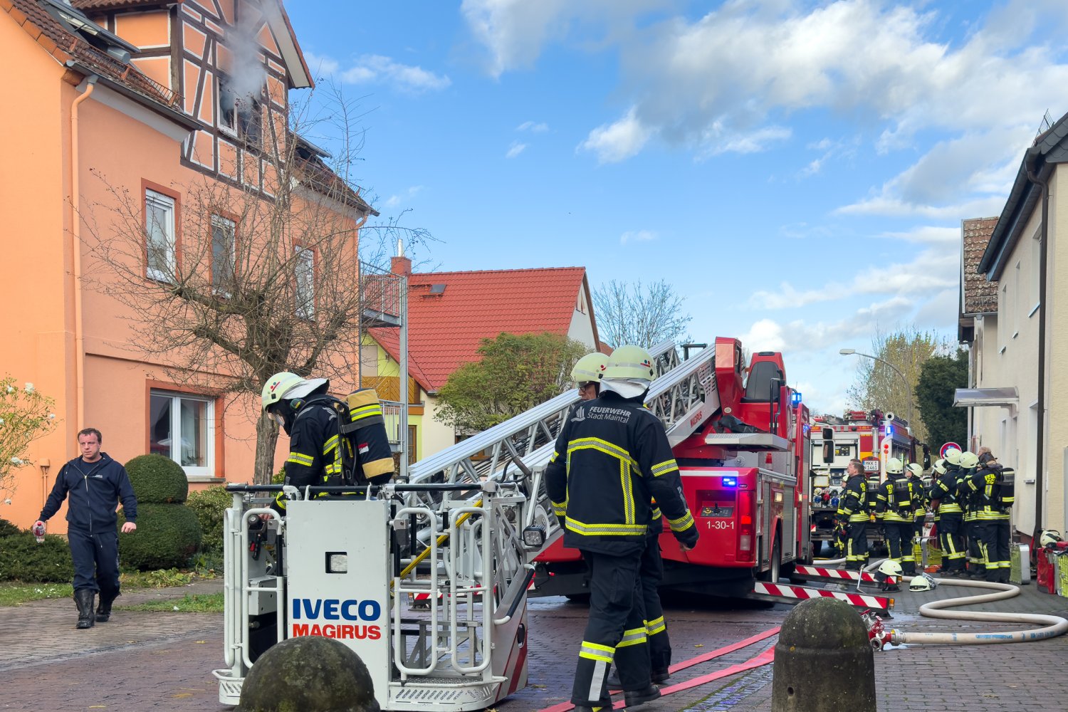 Die Wohnung in Niederdorfelden wurde durch das Feuer komplett zerstört.