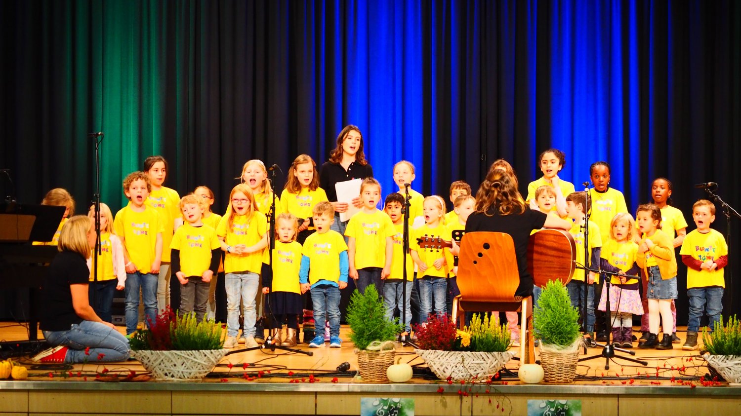 ei der Benefizveranstaltung des Main-Kinzig-Kreises „Musik hilft 2023“ begeisterte der Kinderchor „Bunte Töne“ der Sängervereinigung Nidderau-Windecken das Publikum.