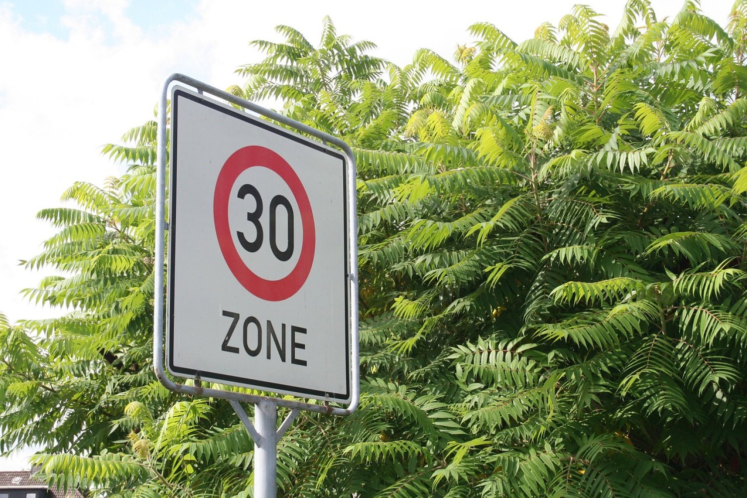 Lärm wirkt sich negativ auf die Gesundheit aus. Eine Reduzierung von Verkehrslärm trägt daher wesentlich zum Gesundheitsschutz der Bevölkerung bei.