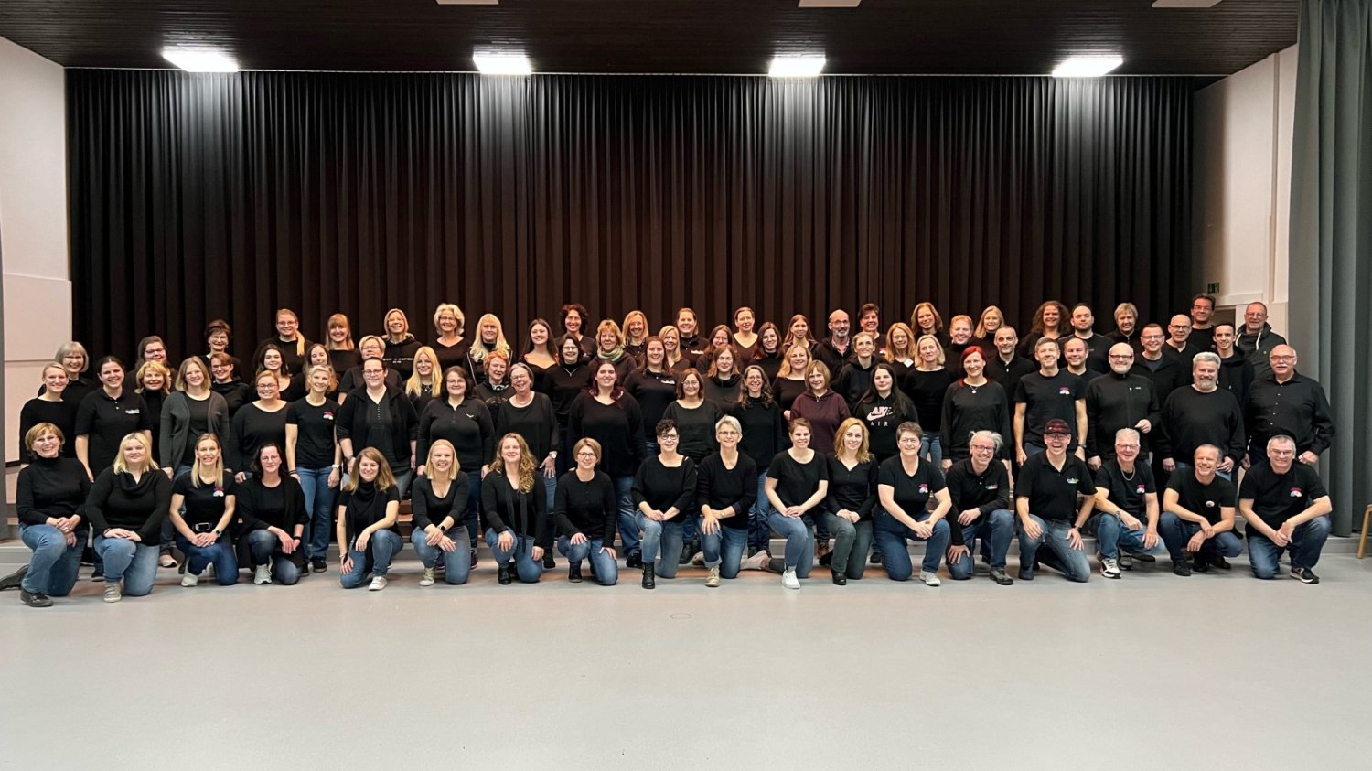 LET US ENTERTAIN YOU-Christmas“ gastiert in Nidderau