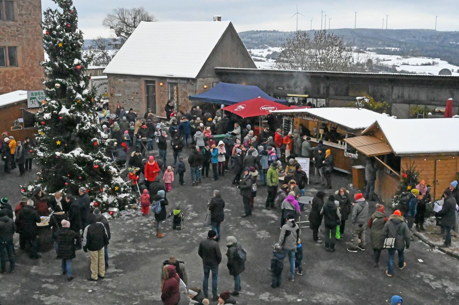Der 32. Weihnachtsmarkt auf der Burg Schwarzenfels.