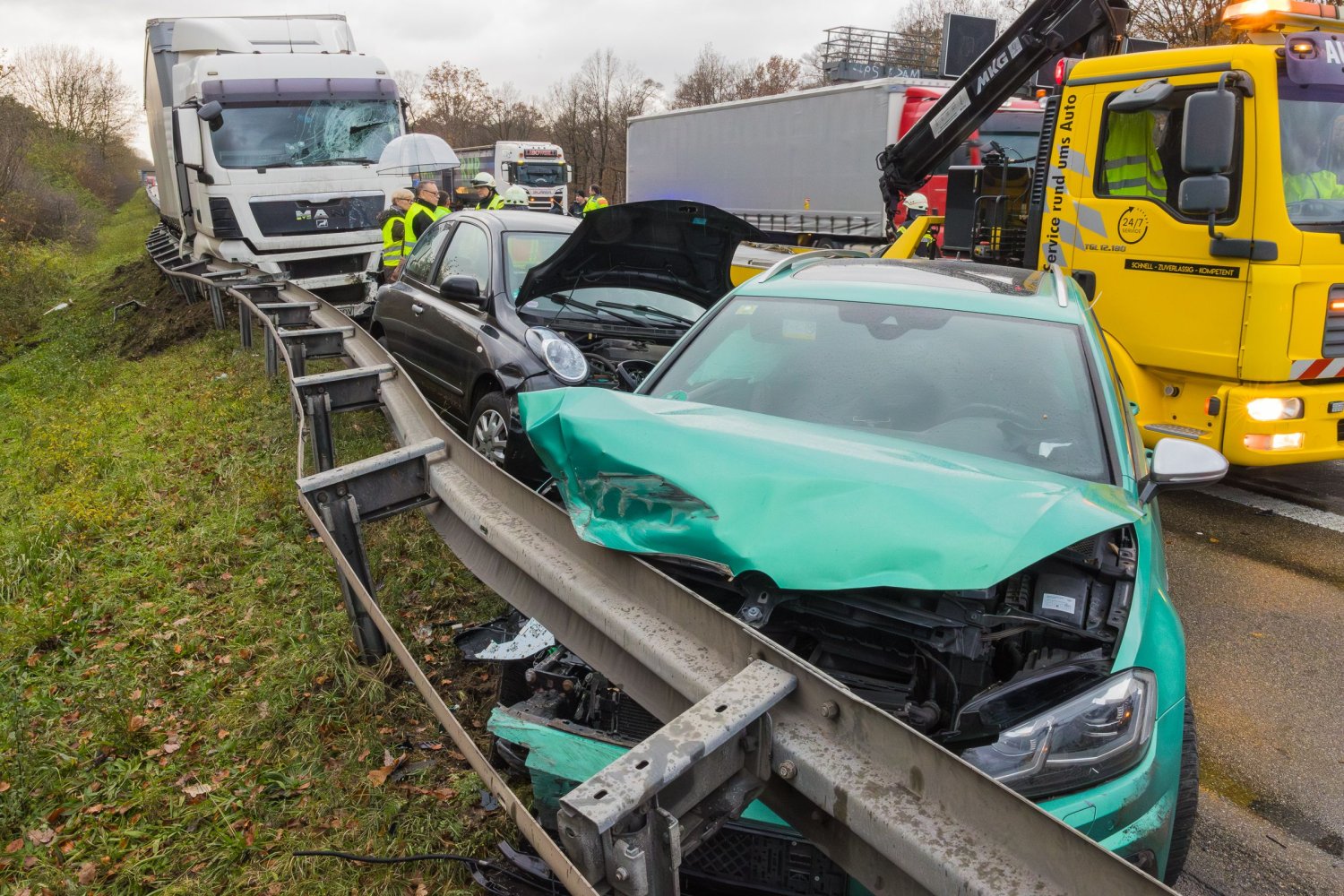 Unfallstelle auf der A3 zwischen der AS Obertshausen und der AS Hanau