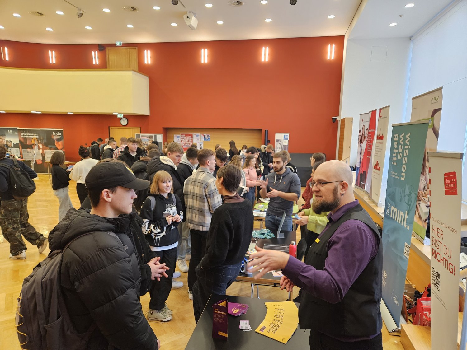 Am gestrigen Donnerstag fand im Barbarossasaal des Main-Kinzig-Forums Gelnhausen eine überregionale Studieninformationsveranstaltung statt.