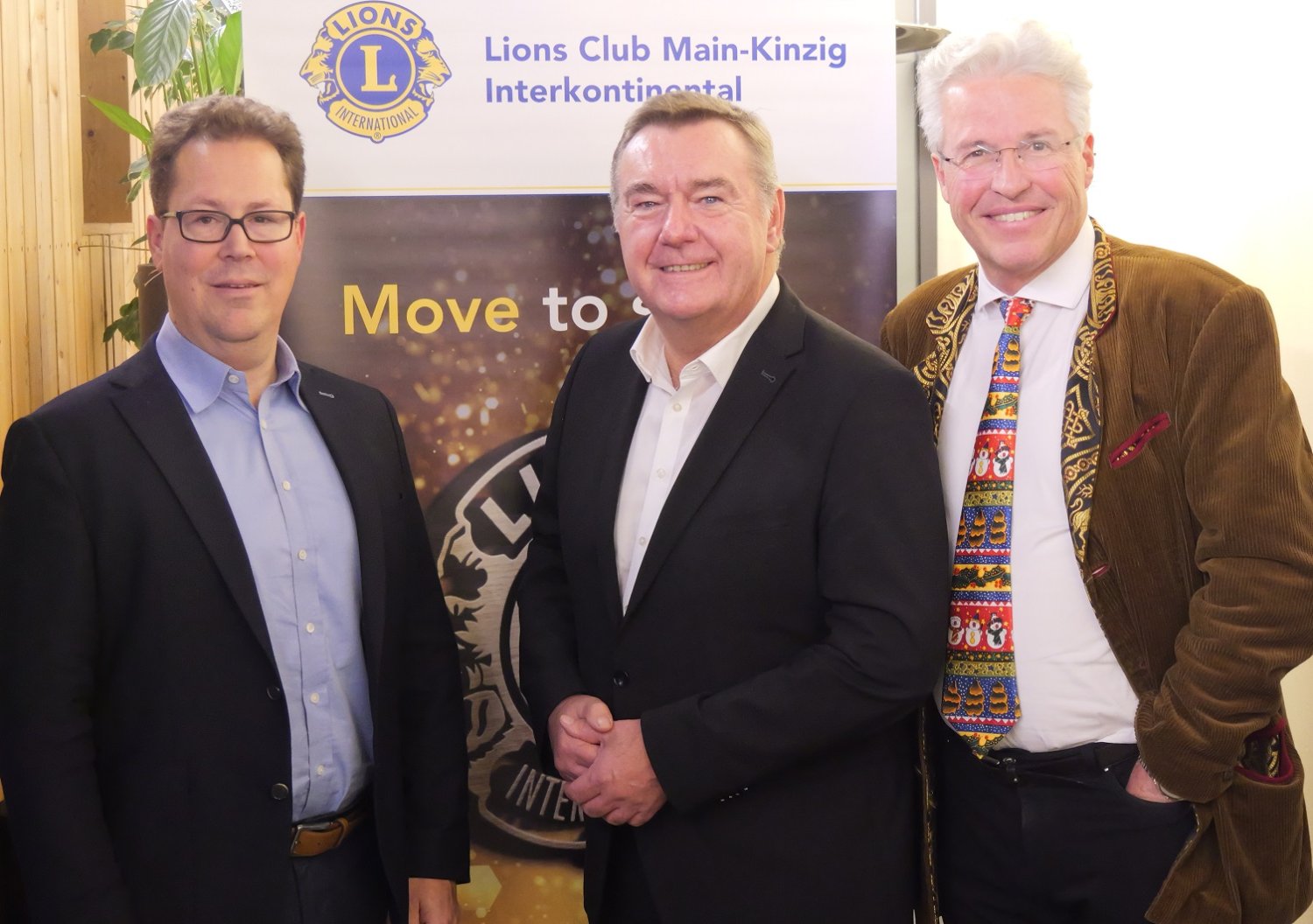 Professor Dr. Michael Ockenfels nahm sich Ina Müller zum Beispiel und moderierte locker durch den „Lions-Night-Talk“. 