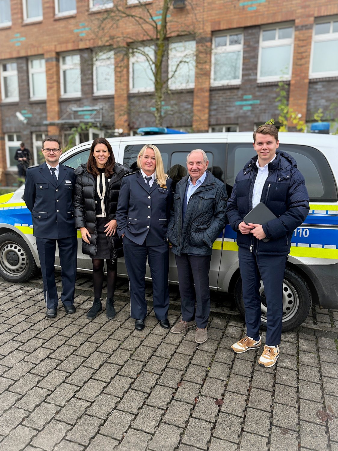 Polizeihauptkommissar Holger Wegmann, Dr. Katja Leikert MdB, erste Polizeihauptkommissarin Anette Kunst, Konrad Jung (CDU Schöneck) und Moritz Gutbier (JU Bruchköbel).