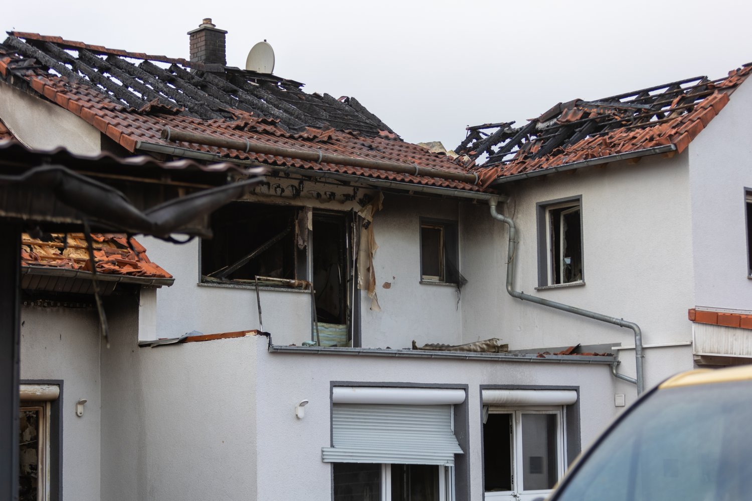 Zu einem Brand eines Wohnhauses im Baumgartenweg kam es am frühen Montagmorgen im Wächtersbacher Ortsteil Wittgenborn. 