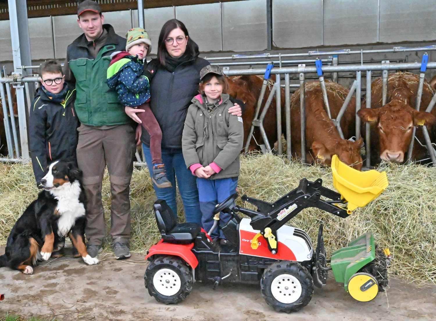 Der 37-jährige Markus Klüh betreibt als Landwirt einen biozertifizierten Hof und als Metzgermeister eine Dorfmetzgerei mit Schlacht- und Kühlhaus.