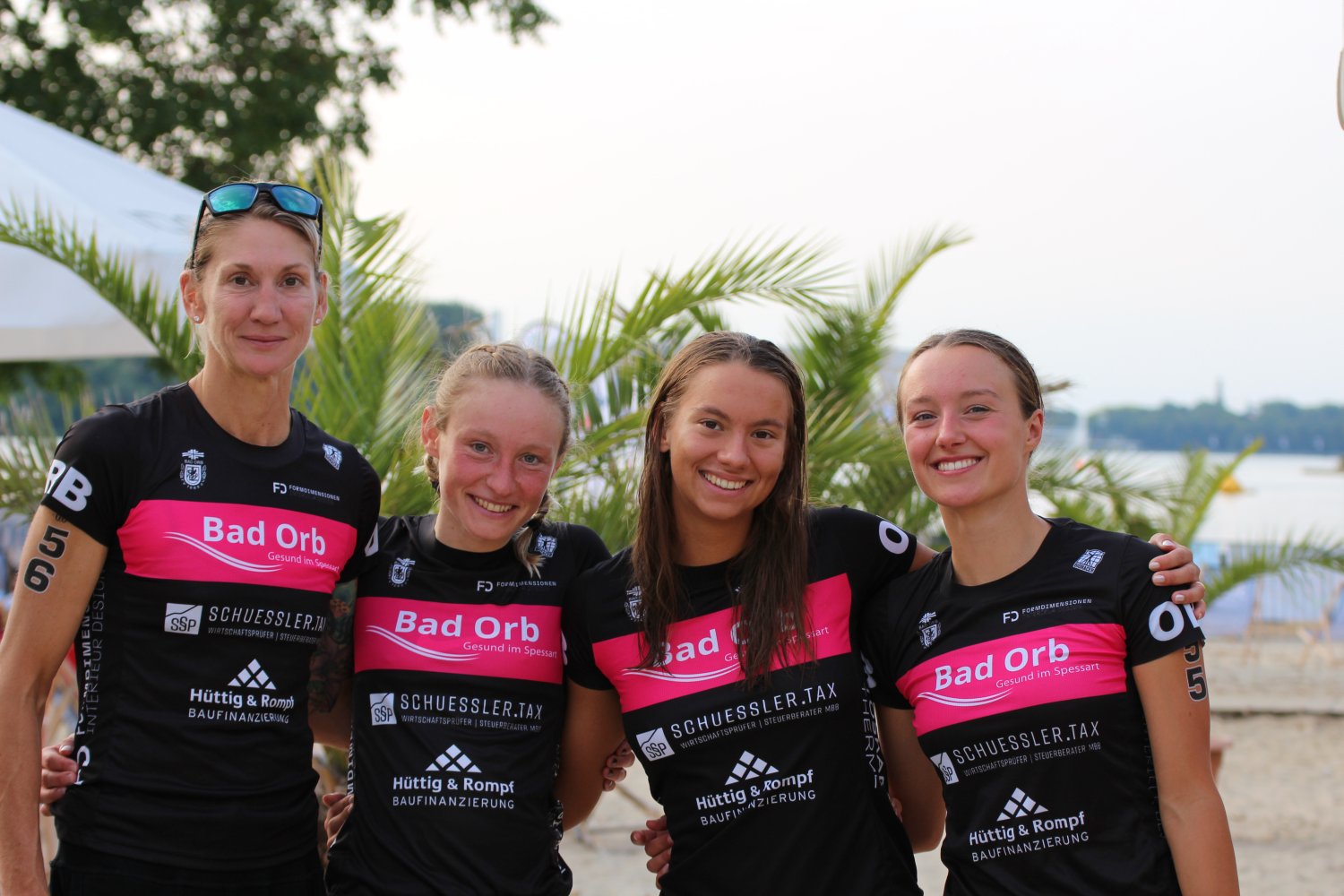 Den letzten Wettkampf in Pink bestritten Stephanie Weiß, Lisa Heinrichs, Isabell Sterr und Amelie Hanf beim Bundesligafinale in Hannvoer.