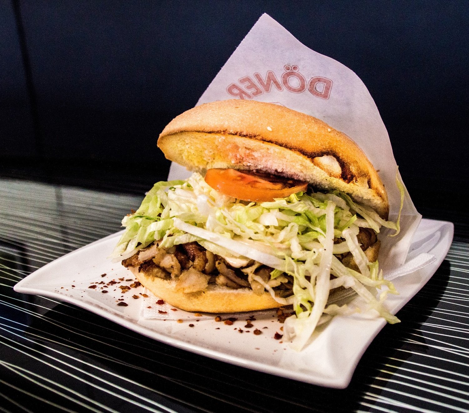 Ungewöhnlicher Einsatz für die Polizei in einem Döner-Imbiss.
