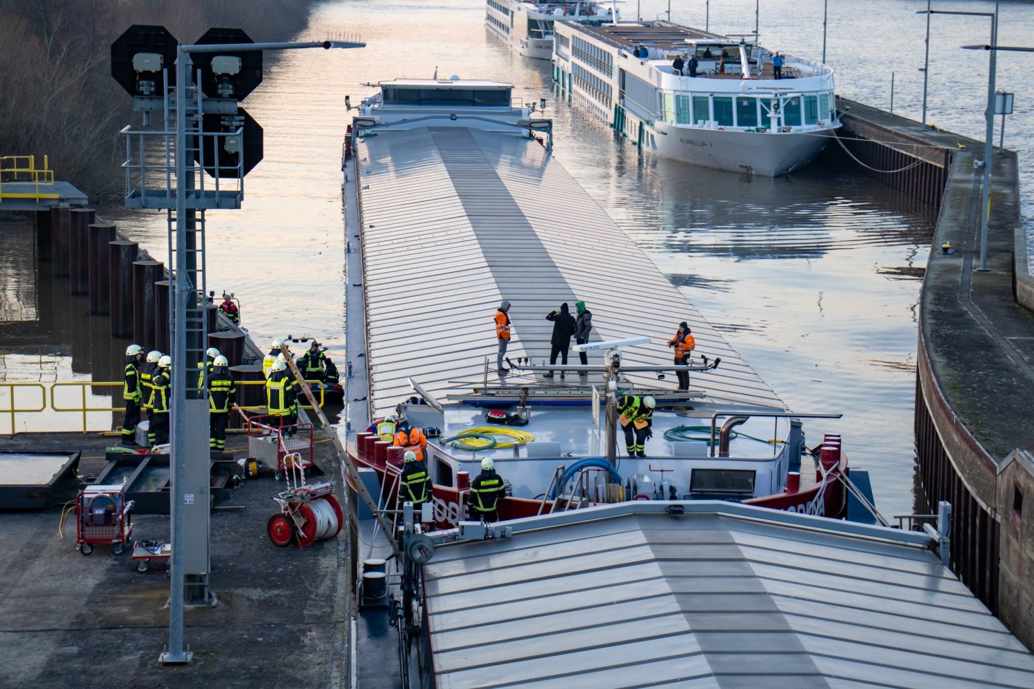 Das havarierte Schiff droht zu sinken