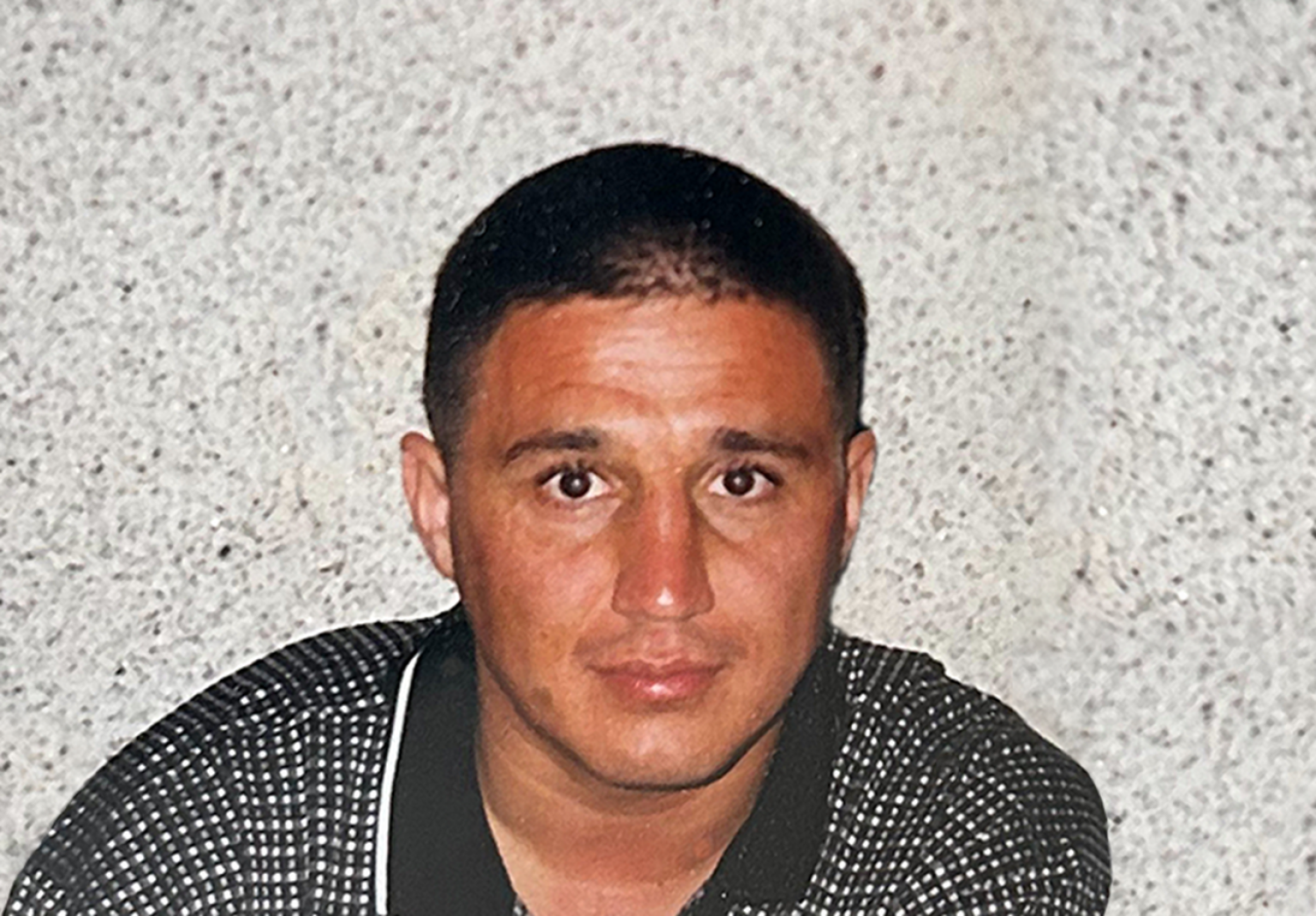 Am 23. November 2002 wurde der damals 33-jährige Miljan Grujicic im Hinterhof der von ihm betriebenen Diskothek Madonna in Offenbach am Main durch mehrere Schüsse getötet.