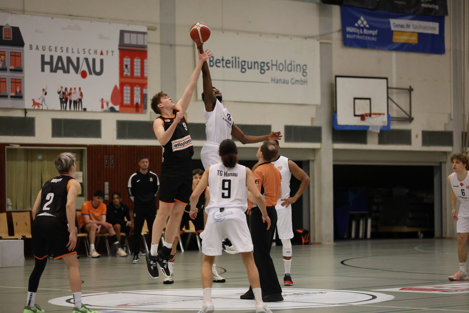 Um 13 Uhr trifft zunächst das NBBL-Team auf die TS Jahn München, ehe um 17.30 Uhr dann das Regionalliga-Heimspiel gegen Lich Basketball bevorsteht.