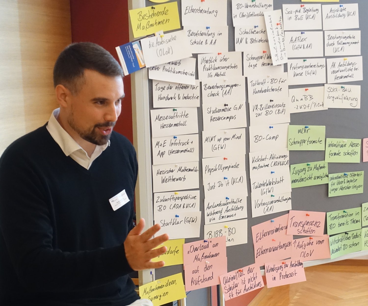 Der Prozess zur Transformation der Arbeitswelt im MKK wird begleitet durch Mitarbeitende des Institut für Wirtschaft, Arbeit und Kultur (IWAK) der Goethe-Universität Frankfurt.