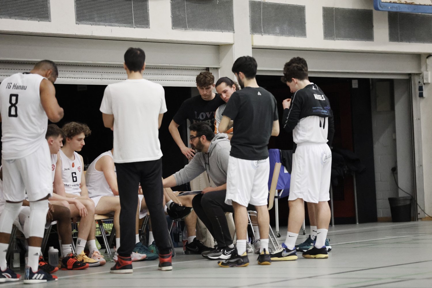 Das Spiel am Samstag, 30. März, beginnt um 19 Uhr in der Hanauer Main-Kinzig-Halle. Karten sind an der Abendkasse erhältlich.