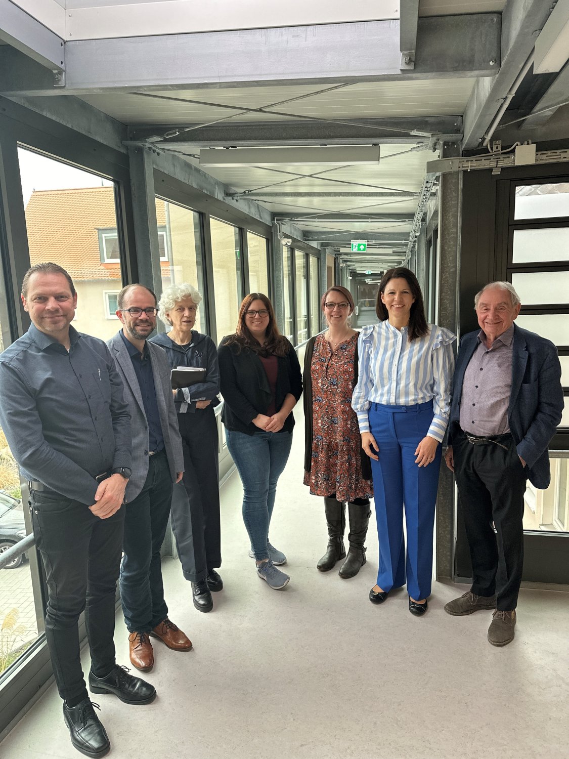 Torsten Lein, Markus Jung, Karin Leißner, Bianca Vollberg, Frau Laubach, Katja Leikert, Konrad Jung (v.li.).