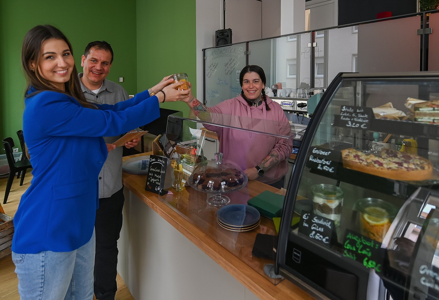 Leckereien, guten Kaffee, Kunst und Kultur gibt es im neu eröffneten Café Goldelle in der Hanauer Altstadt.
