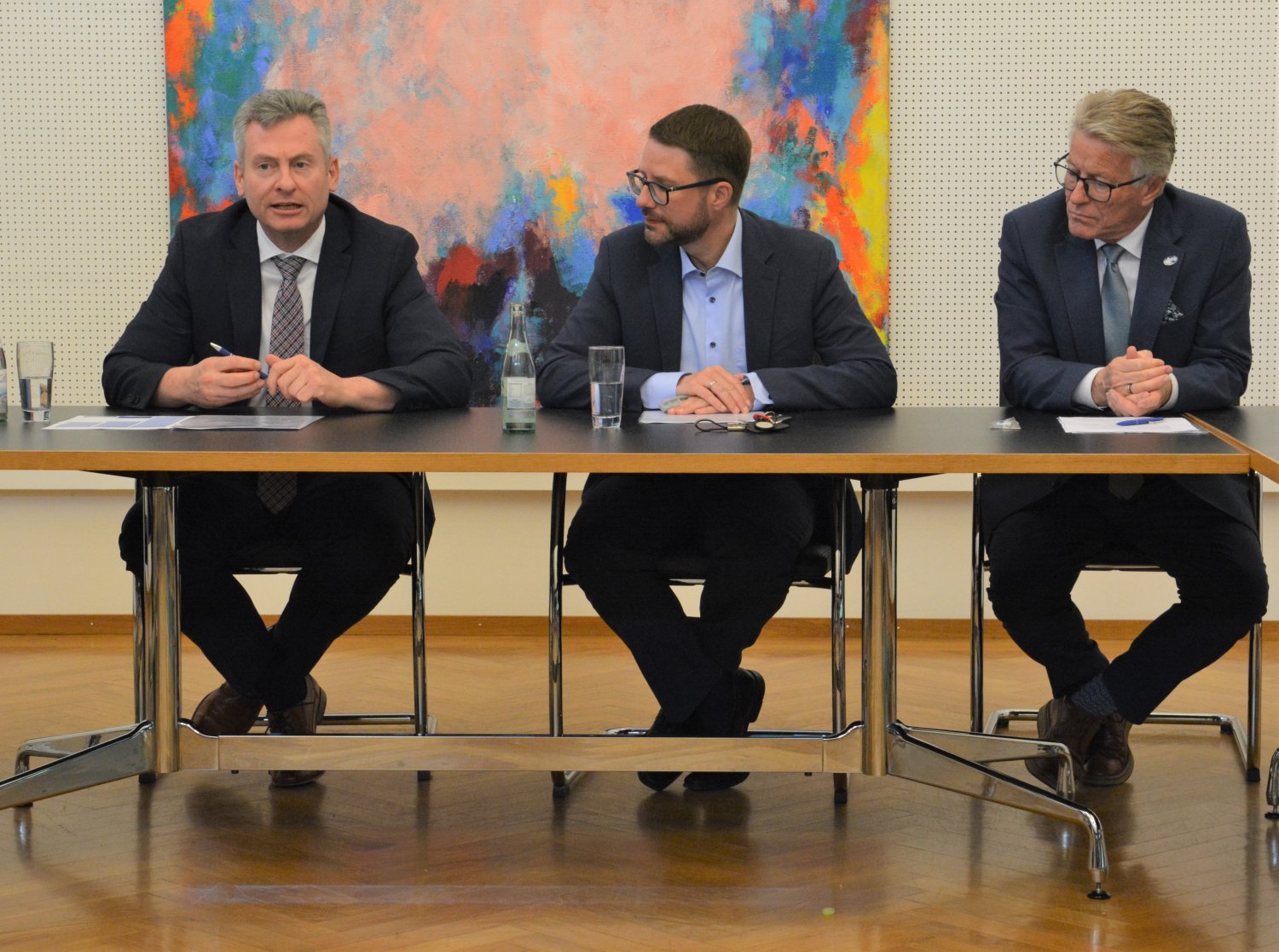 „Die Vielfalt ist enorm“: Erster Kreisbeigeordneter Andreas Hofmann, gemeinsam mit Landrat Thorsten Stolz und dem Kreisbeigeordneten Winfried Ottmann (von links).