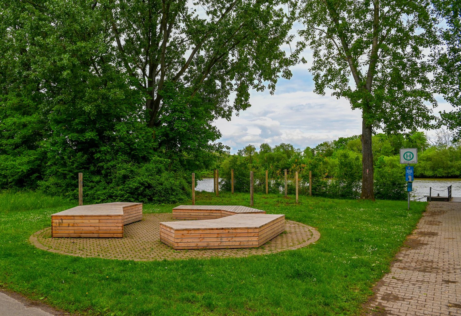 Die Anlegbar im Hanauer Stadtteil Steinheim wurde saniert. Der Zahn der Zeit und auch Vandalismus hatten sichtbare Blessuren hinterlassen. 