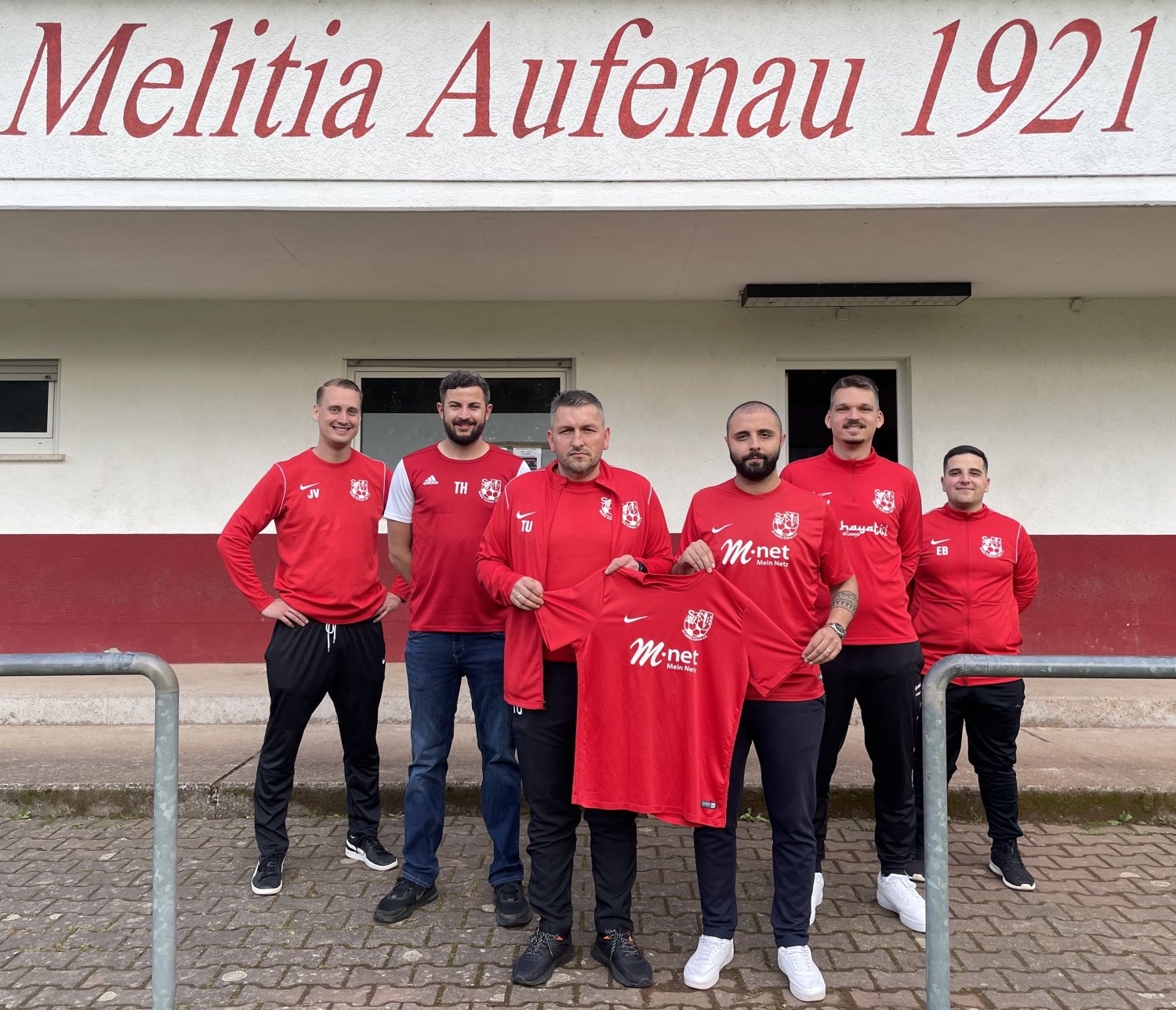 v.l.n.r.: Jan Volkmann, Tom-Davis Huth, Tahir Umbach, Hasan Karagöz, Til Washer und Emirhan Baskaya sind froh, die Planungen für die kommende Saison in trockenen Tüchern zu haben.