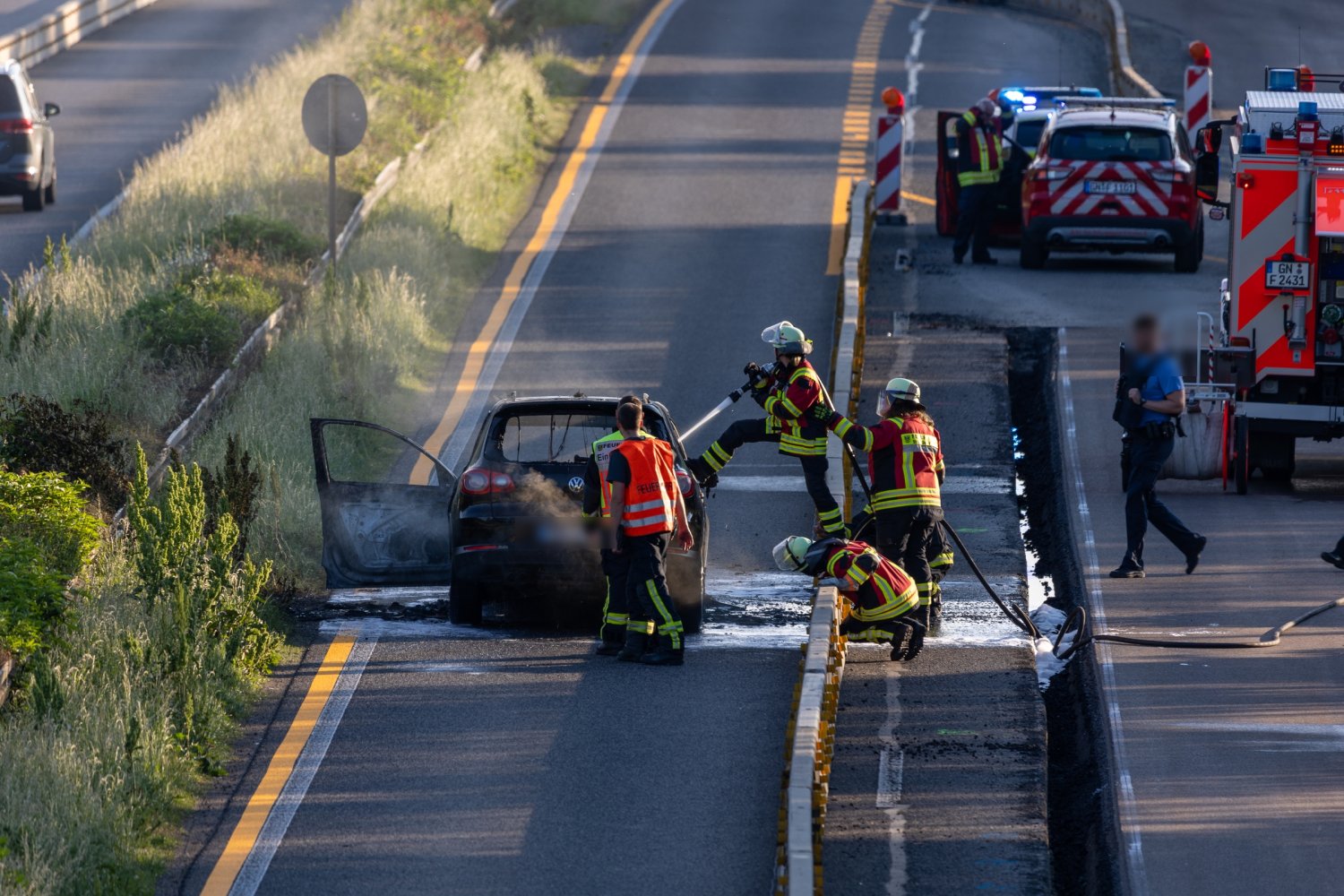 Pkw-Brand auf der Autobahn 66 bei Gelnhausen-Ost in Richtung Frankfurt am Montagabend...