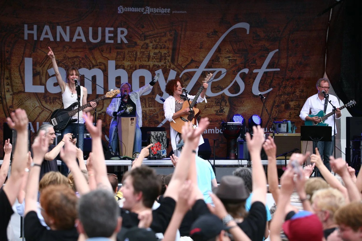 Eines der ältesten Volksfeste Hessens lockt vom 7. bis 9. Juni mit Musik von vier Bühnen und vielen Ständen in die Hanauer Altstadt.