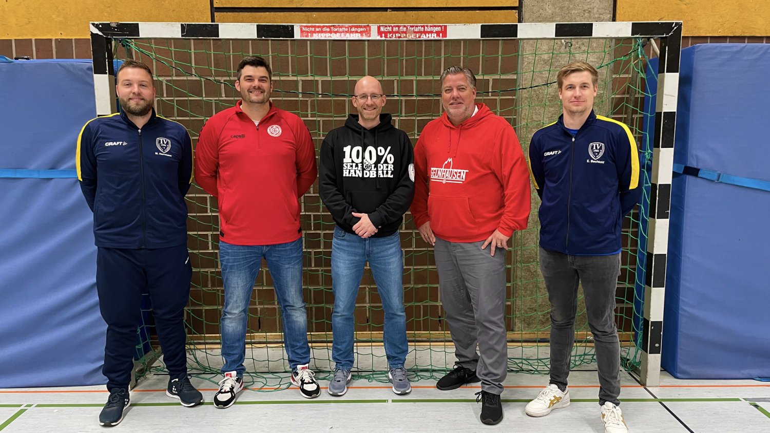 Max Herrmann (Sportl. Leiter TVL), Philip Deinet (Manager TVG), Marius Neukamp (Abteilungsleiter Handball TVL) und Martin Heuser (Abteilungsleiter Handball TVG) und Erik Bechtold (Sportl. Leiter TVL).