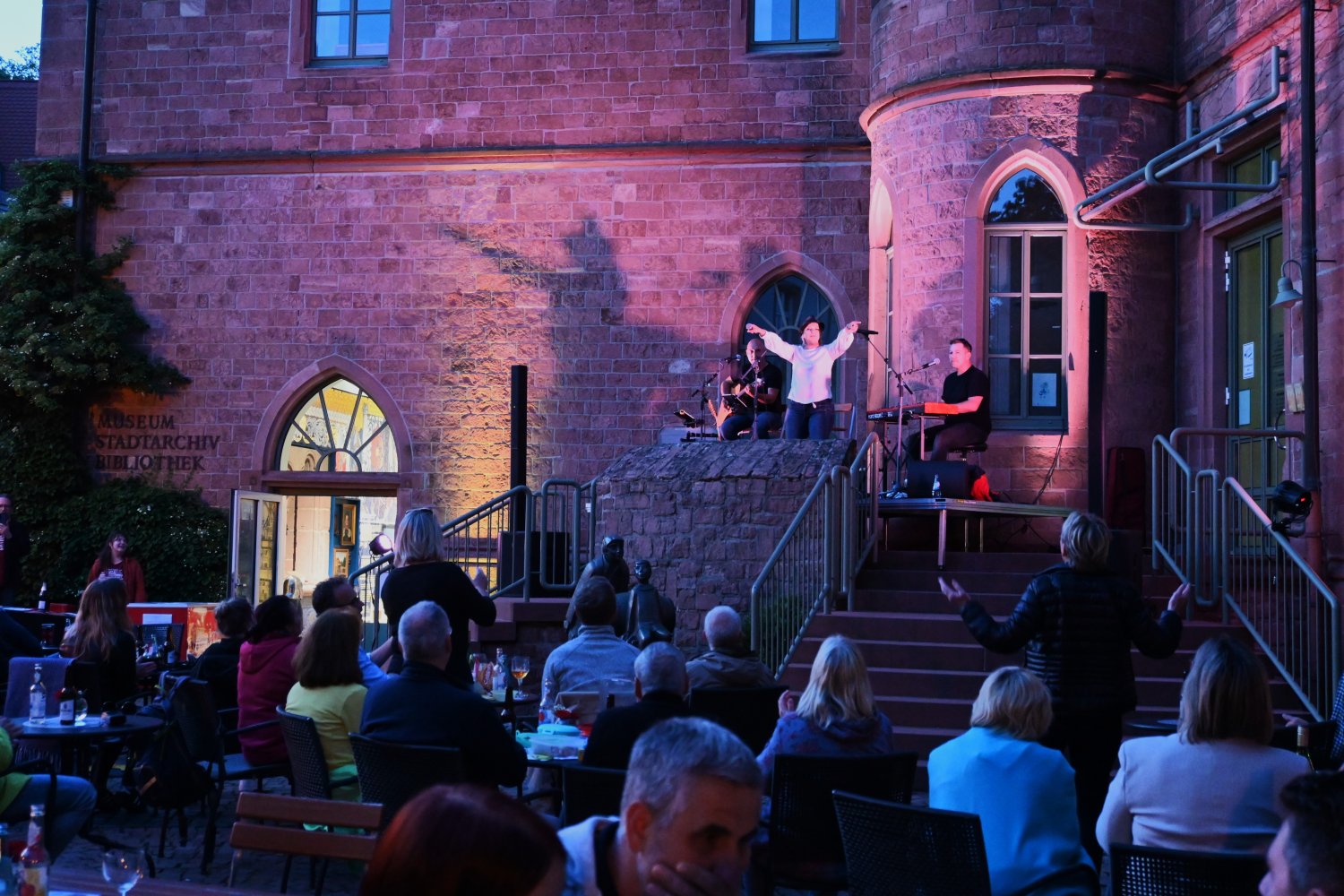 Stadt Gelnhausen gedenkt Ehrenbürger Willi Kurz zu seinem 100. Geburtstag mit Konzert