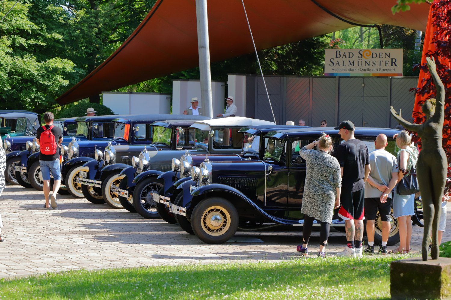 16 Ford-Oldtimer verzauberten am Dienstag die Gäste im Kurpark.