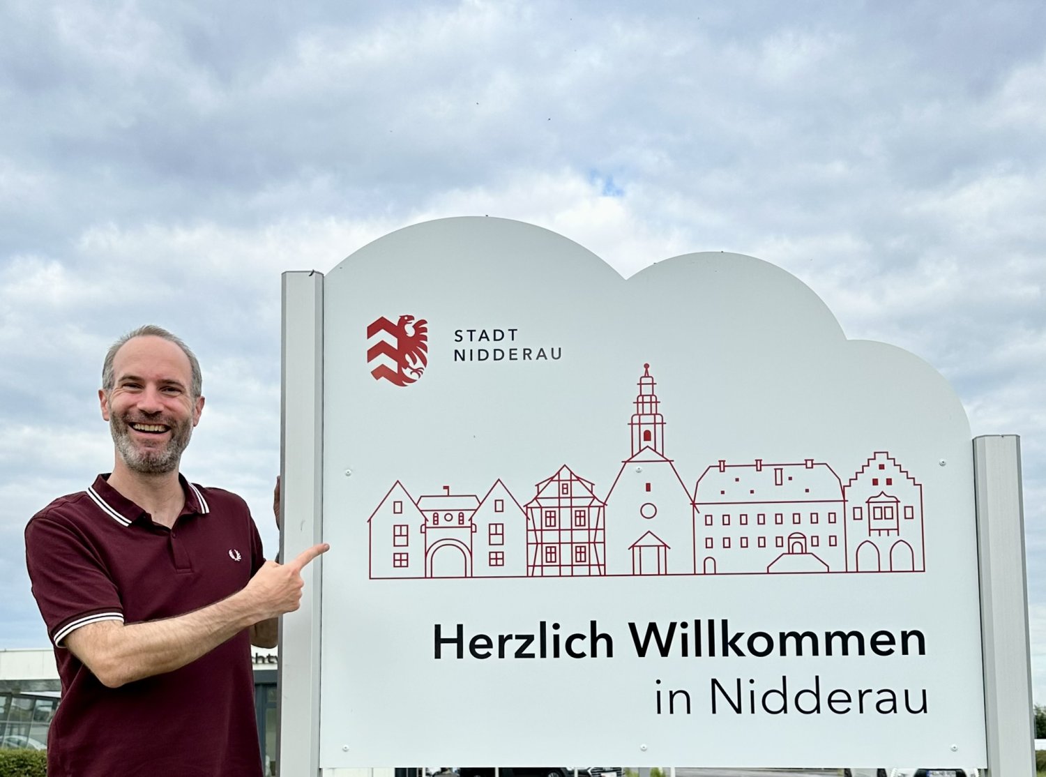 Ab sofort präsentiert sich die Stadt Nidderau auch auf ihren Ortseingangsschildern einladend mit ihrem neuen Corporate Design.