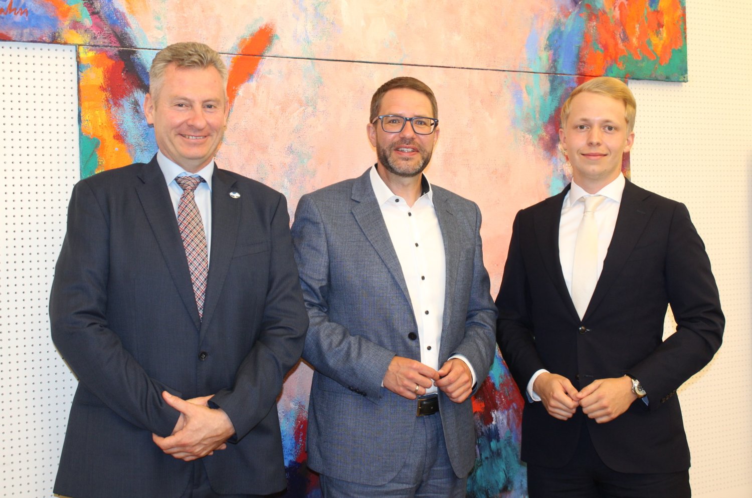 Der hauptamtliche Kreisausschuss besteht seit dem 1. Juli aus dem Ersten Kreisbeigeordneten Andreas Hofmann, Landrat Thorsten Stolz und dem Kreisbeigeordneten Jannik Marquart (von links). 