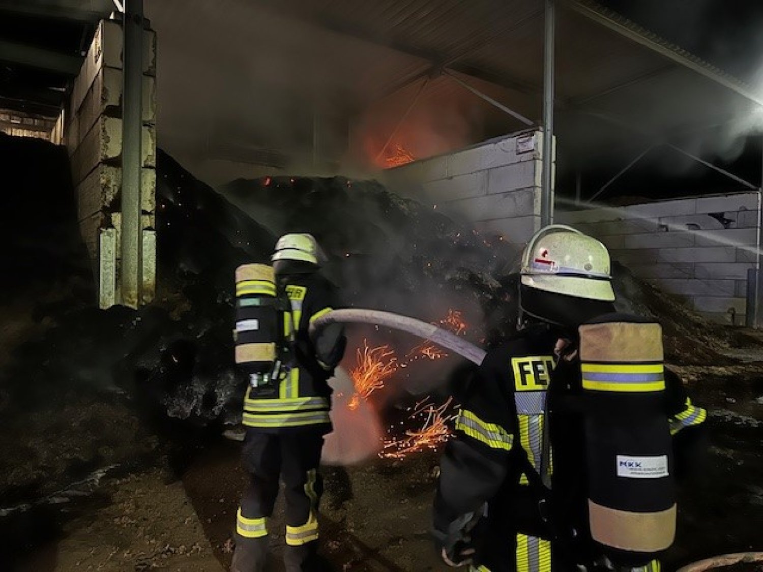 Holzfaser in einem Container brennen
