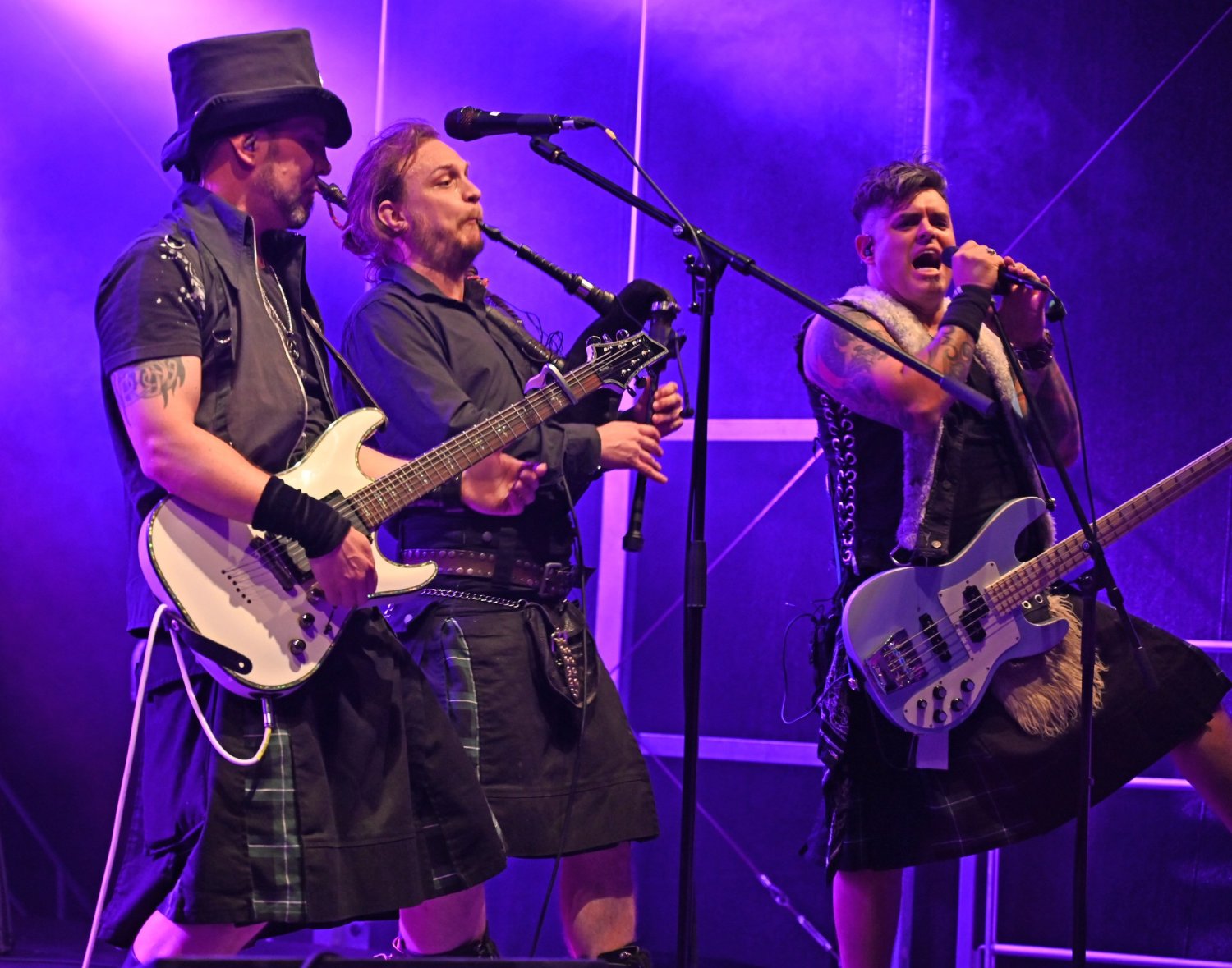 16 Bands spielten auf zwei Bühnen non-stop.